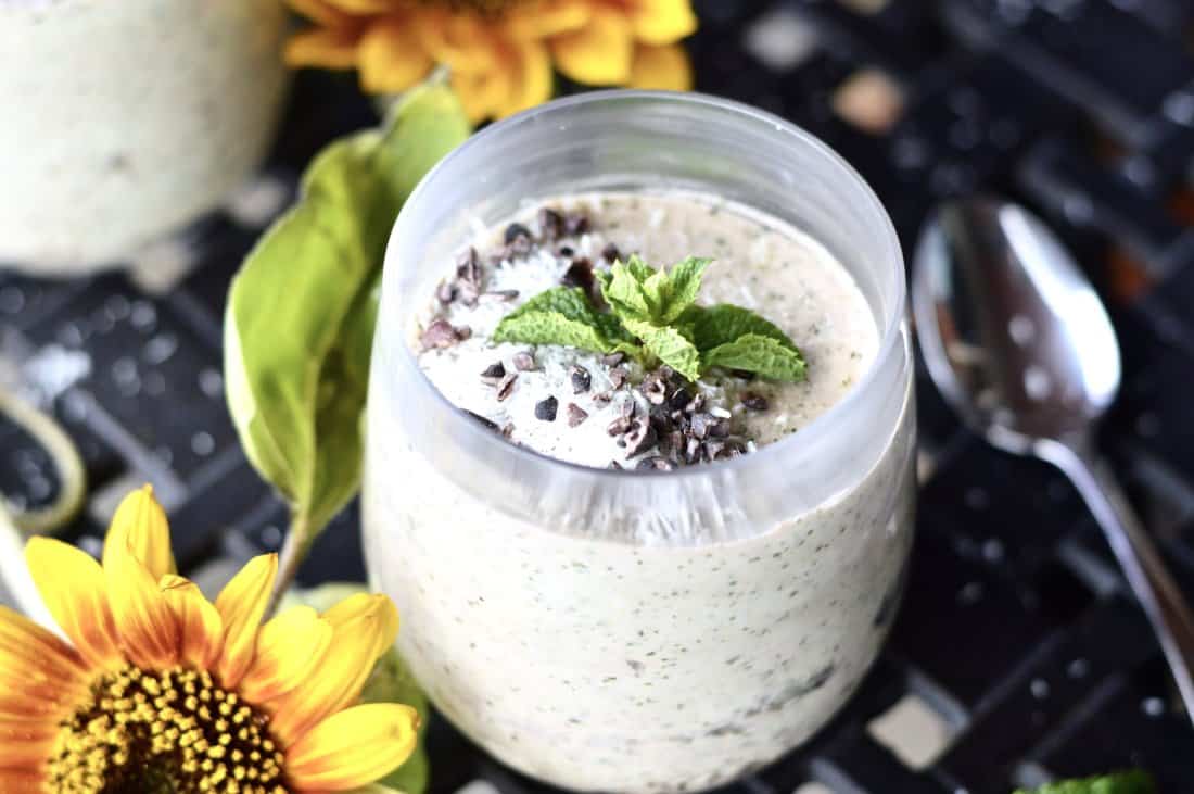 White Peppermint Smoothie is what we are sipping on this week. This refreshing mint smoothie makes the perfect breakfast, snack or dessert. This smoothie is Whole30, Paleo, Vegan, GAPS and SCD safe. Plus, white peppermint smoothie is so easy to make! #smoothie #mint #vegan #paleo #whole30 #breakfast