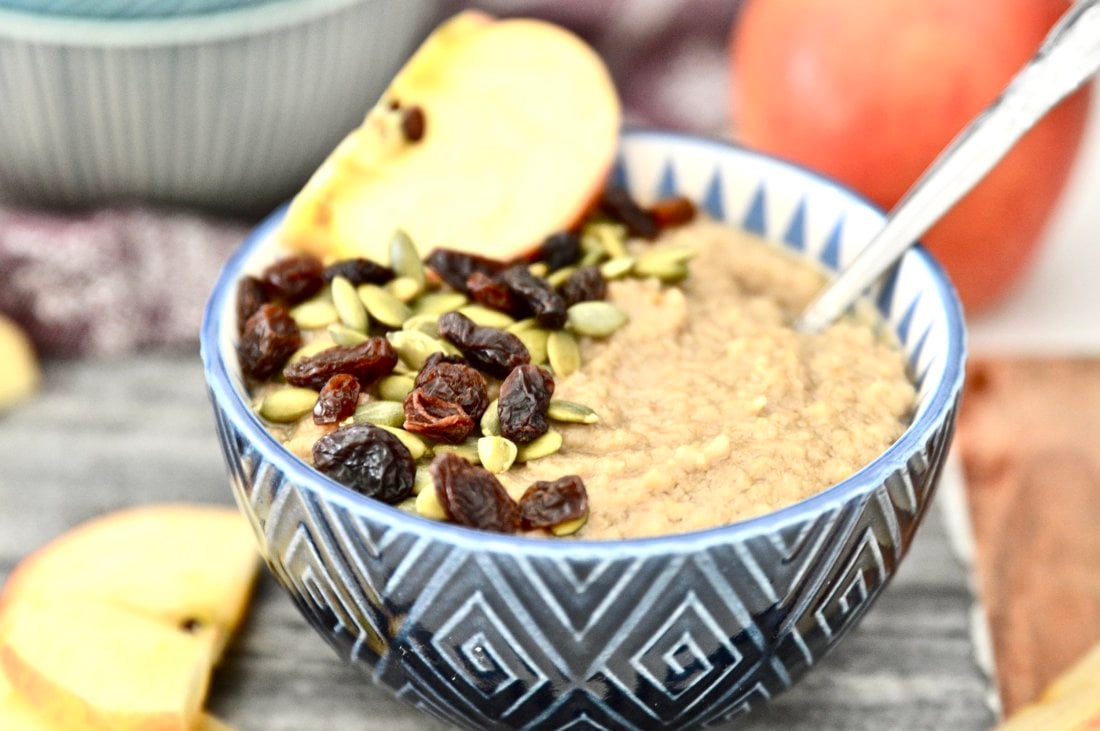 Paleo Caramel Apple Oatmeal is what is for breakfast this week. This grain free oatmeal is also safe for the Whole30 diet and tastes amazing! It's like eating dessert for breakfast. A healthy, gluten free breakfast. #oatmeal #paleo #whole30 #grainfree #breakfast #apple #caramel