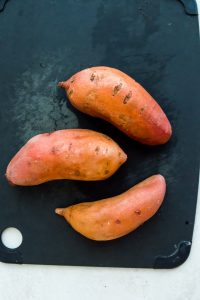 how to bake sweet potatoes in air fryer