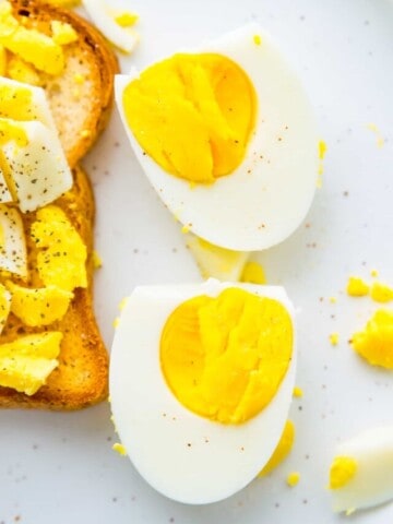 cropped-Hard-Boiled-Eggs-in-Microwave-3-1.jpg